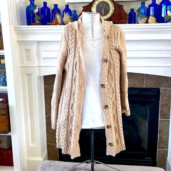 Classic Elements Sweaters - Classic Elements Petite large hooded button up sweater. Tan variegated